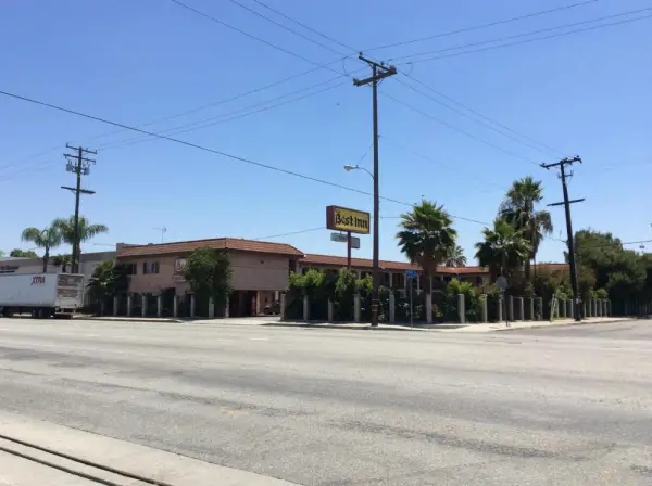 Paradise Inn Main image